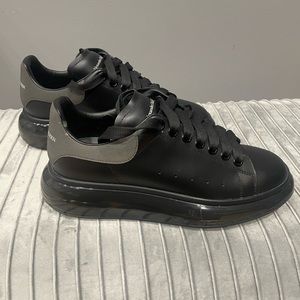 ALEXANDER MCQUEEN
Black Clear Sole Oversized Sneakers
